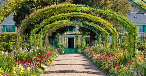 claude monet gardens.